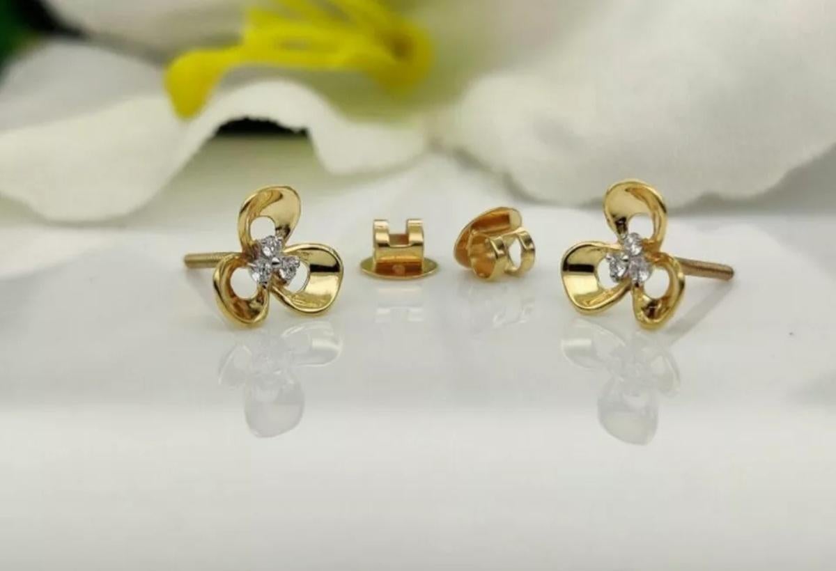 14k Solid Gold Floral Diamond Earring Dainty Diamond Gold Flower Statement Gift. For Sale 2