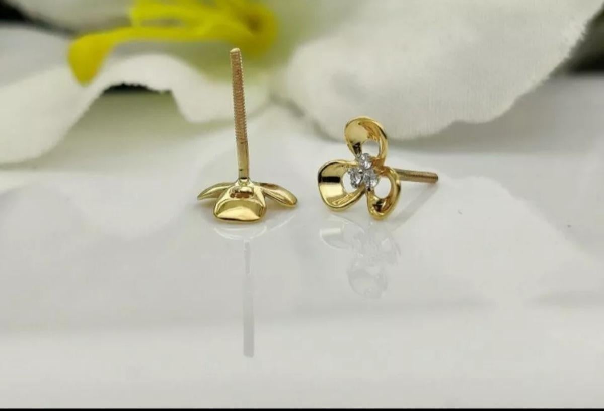 14k Solid Gold Floral Diamond Earring Dainty Diamond Gold Flower Statement Gift. For Sale 3