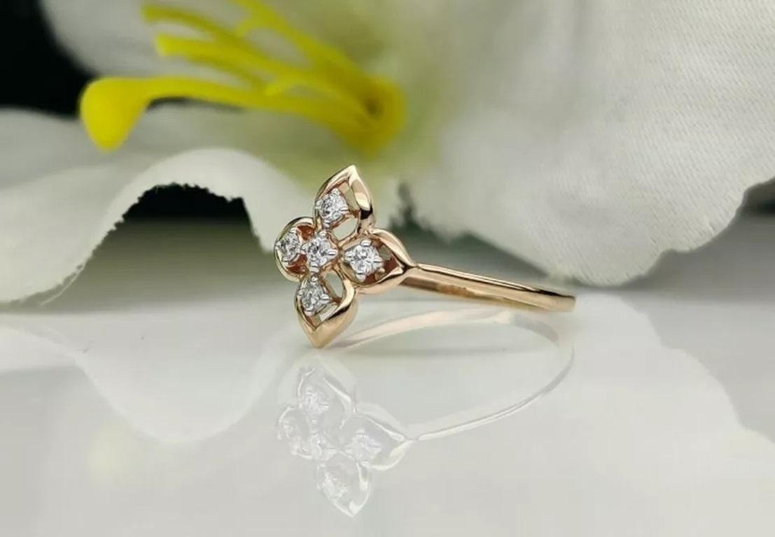 14k Solid Gold Floral Diamond Ring Designer Fashion Diamond Ring Modern Design
Light weight can be worn everyday

Additional information:
Material: 14K Rose Gold, Natural Diamond, Gemstone
Main Stone: Diamond
Main Stone Shape: Round
Secondary Stone: