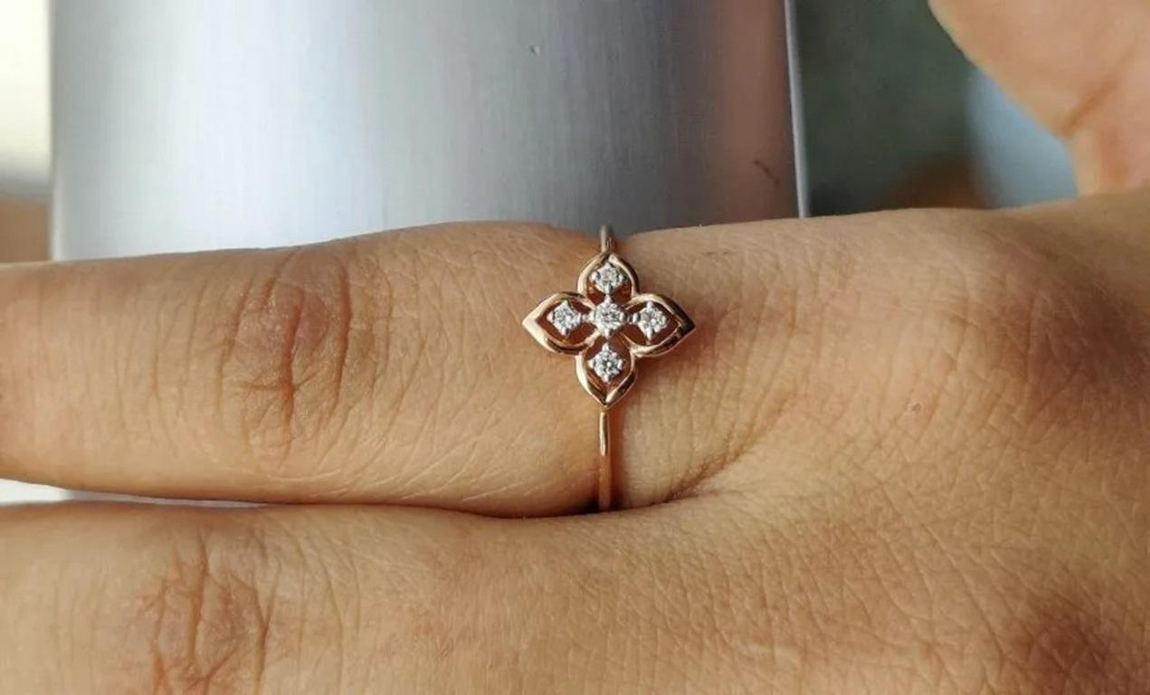Round Cut 14k Solid Gold Floral Diamond Ring For Sale