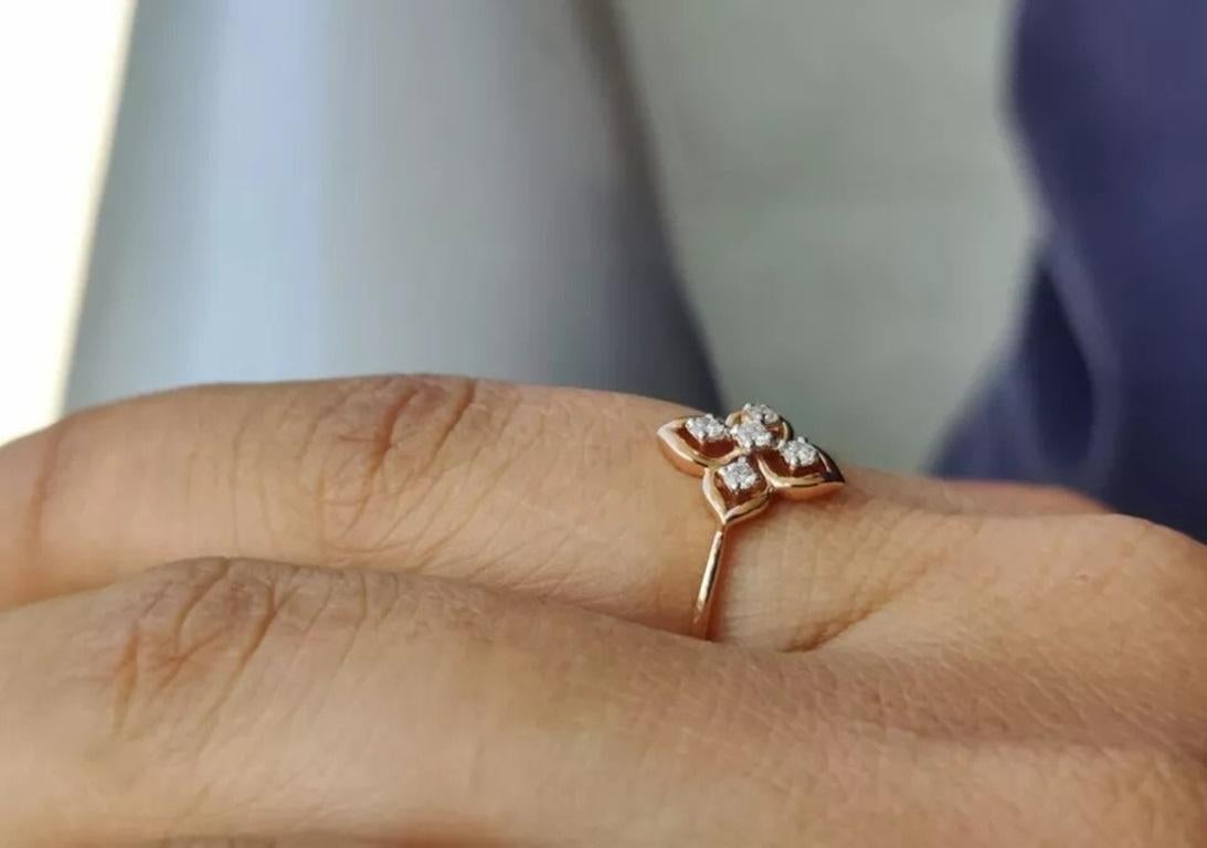 14k Solid Gold Floral Diamond Ring In New Condition For Sale In Chicago, IL