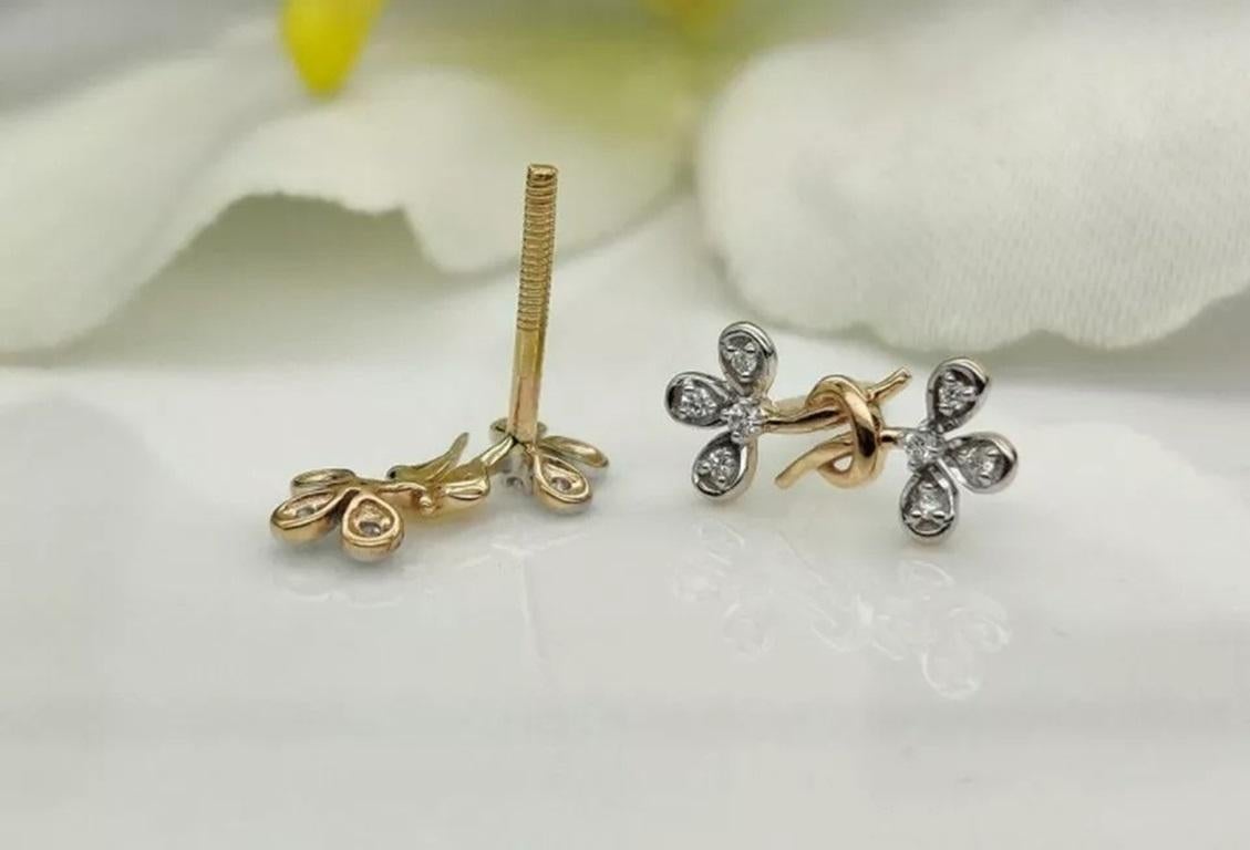 Taglio rotondo Orecchino da sposa in oro massiccio 14k con diamante floreale, disegnatore di foglie in vendita