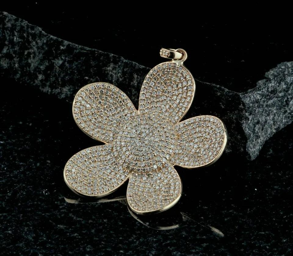 Round Cut 14k Solid Gold Floral Flower Pendant Natural Diamond For Sale