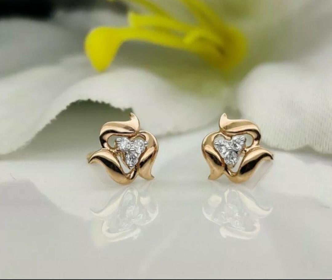 Orecchino a fiore in oro massiccio 14k Gioielli a grappolo con diamanti naturali In condizioni Nuovo in vendita a Chicago, IL