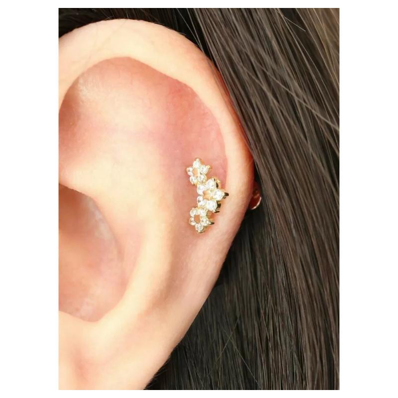 14k Solid Gold Genuine Diamond Earrings Triple Stars Threaded Piercing In New Condition For Sale In Chicago, IL