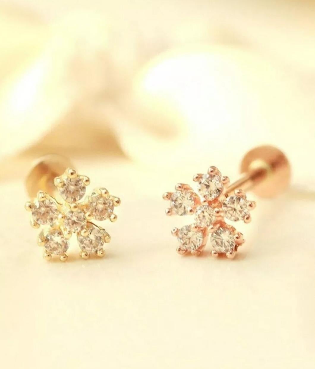 Art Deco 14K Solid Gold Genuine Diamond Snowflake Cartilage Flower Ear Stud Piercing Gift For Sale