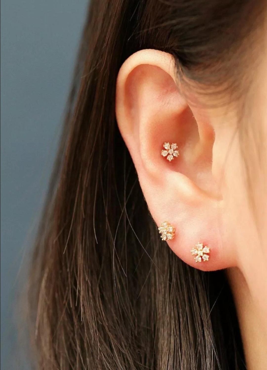 14K Solid Gold Genuine Diamond Snowflake Cartilage Flower Ear Stud Piercing Gift For Sale 2