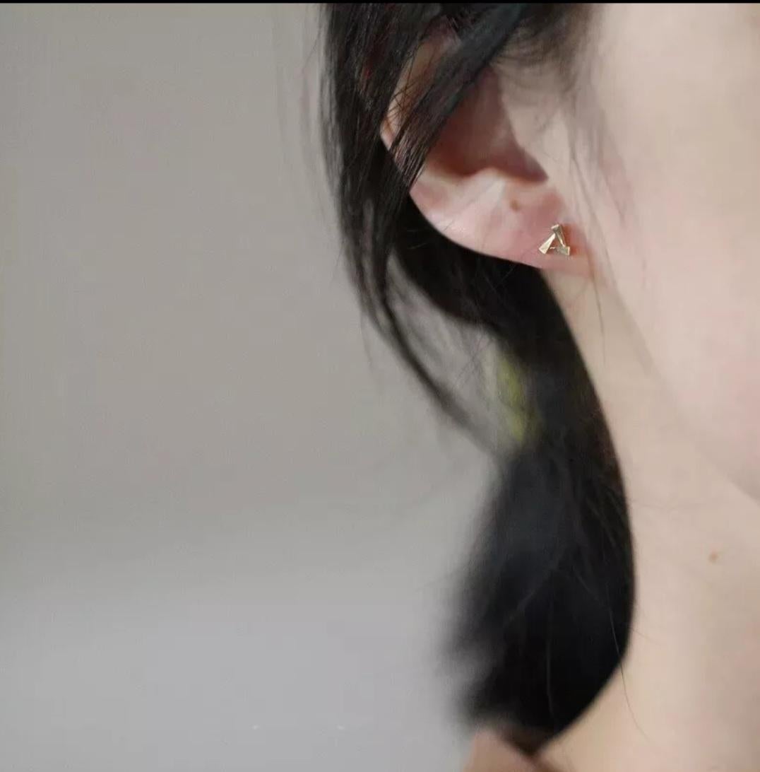 Boucles d'oreilles moulin à vent triangulaire géométrique en or massif 14 carats, cadeau de soirée simple bijouterie Unisexe en vente