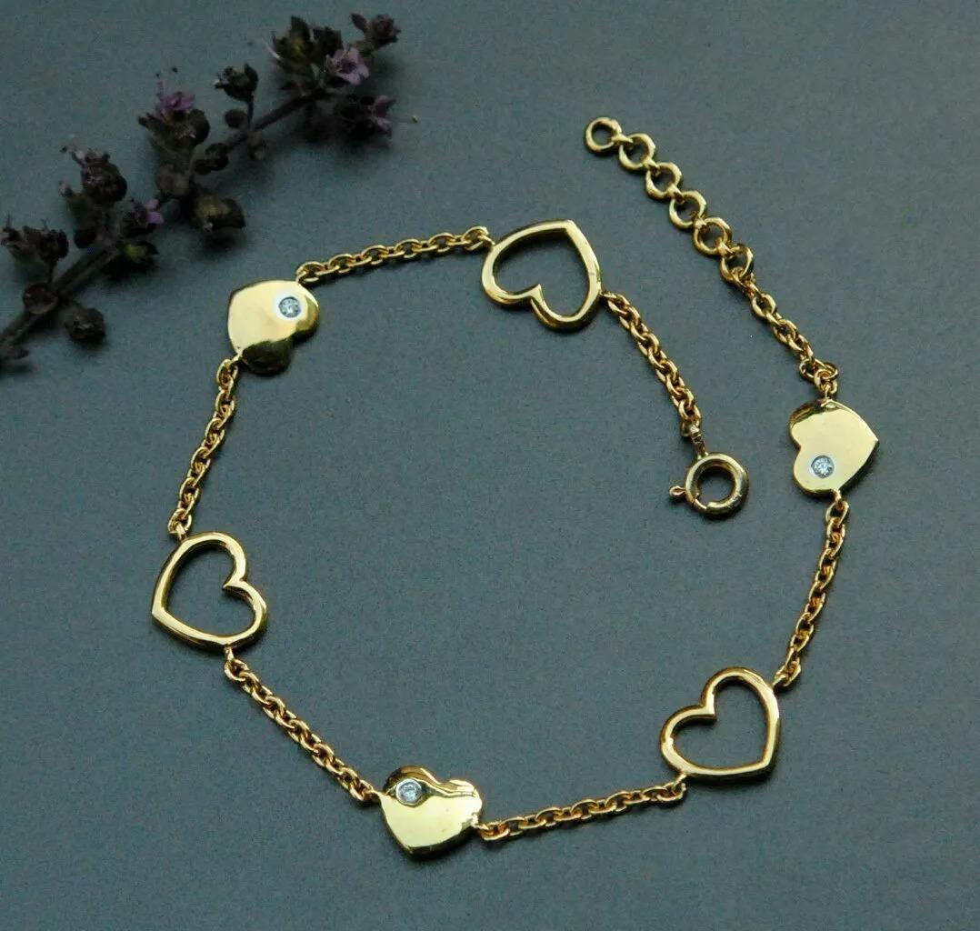 Taglio rotondo Bracciale a catena flessibile con charm a cuore in oro massiccio 14k e diamanti in vendita