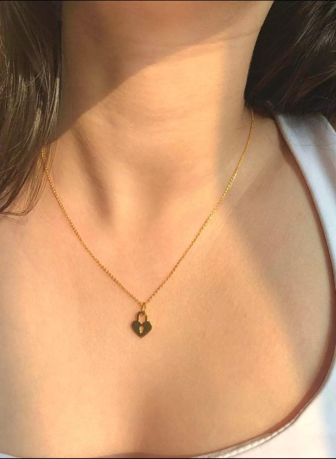 14K Massivgold Herzschloss-Anhänger Minimalistische Schloss-Halskette für Mädchen Birthday. im Angebot 2