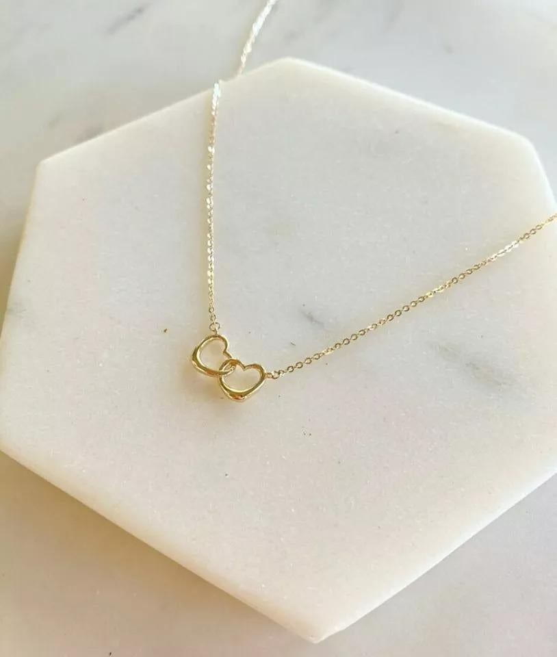 Dainty Two Heart Gold Necklace in 14K Solid Gold In New Condition For Sale In Chicago, IL