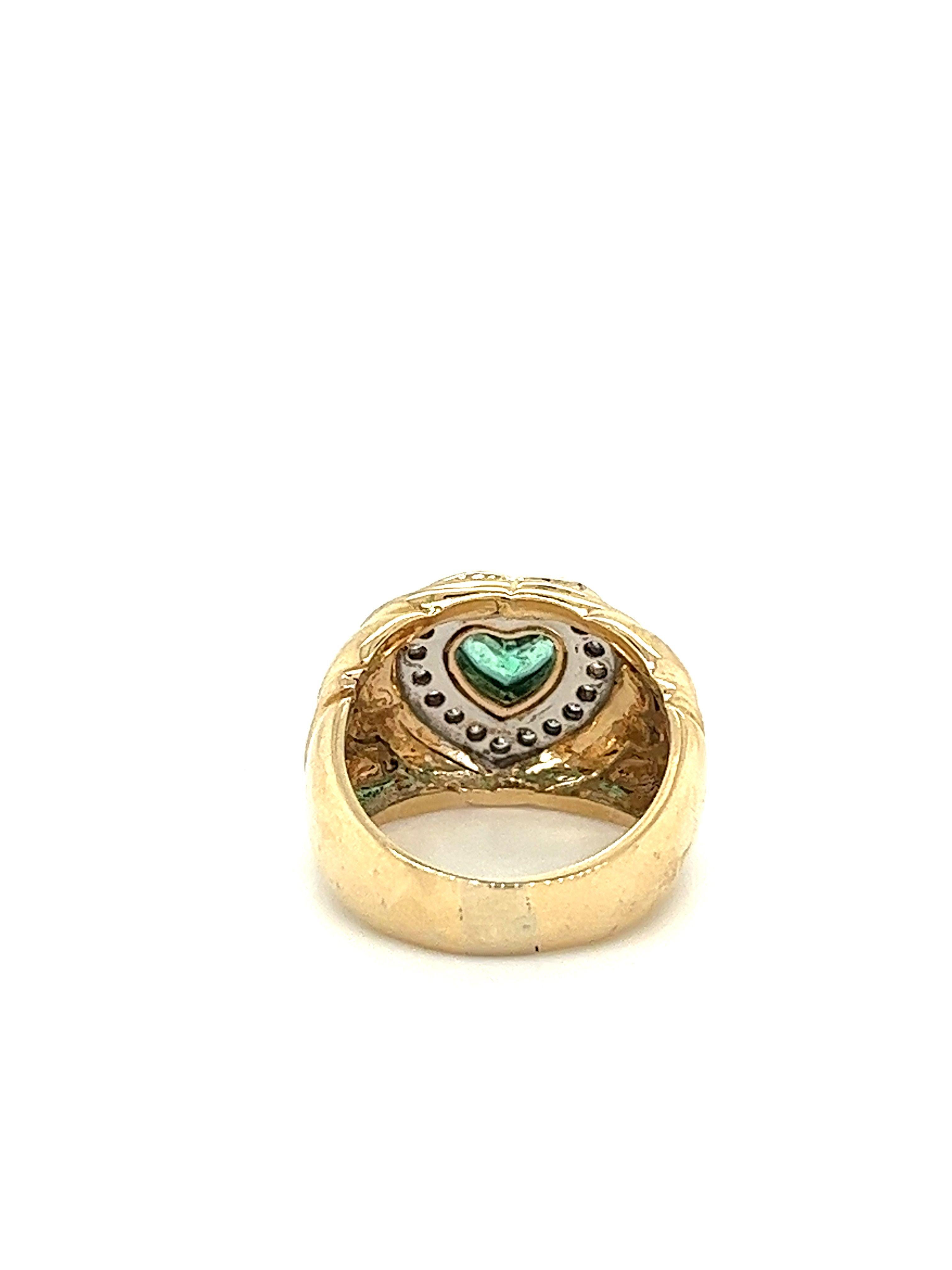14K Solid Gold Heart Shape Emerald Diamond Thick Pinky Ring Textured Gold In New Condition For Sale In Miami, FL