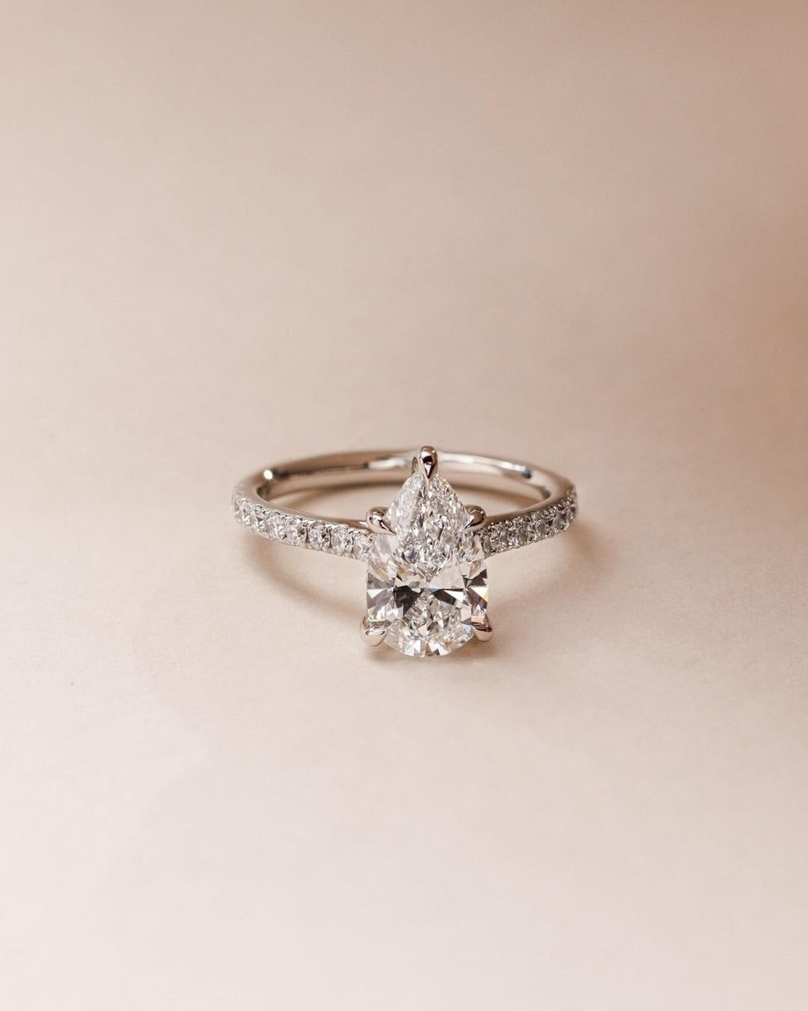 14k massiv Gold Hidden Halo Verlobungsring 2CT Moissanite Ring  Ehering 3