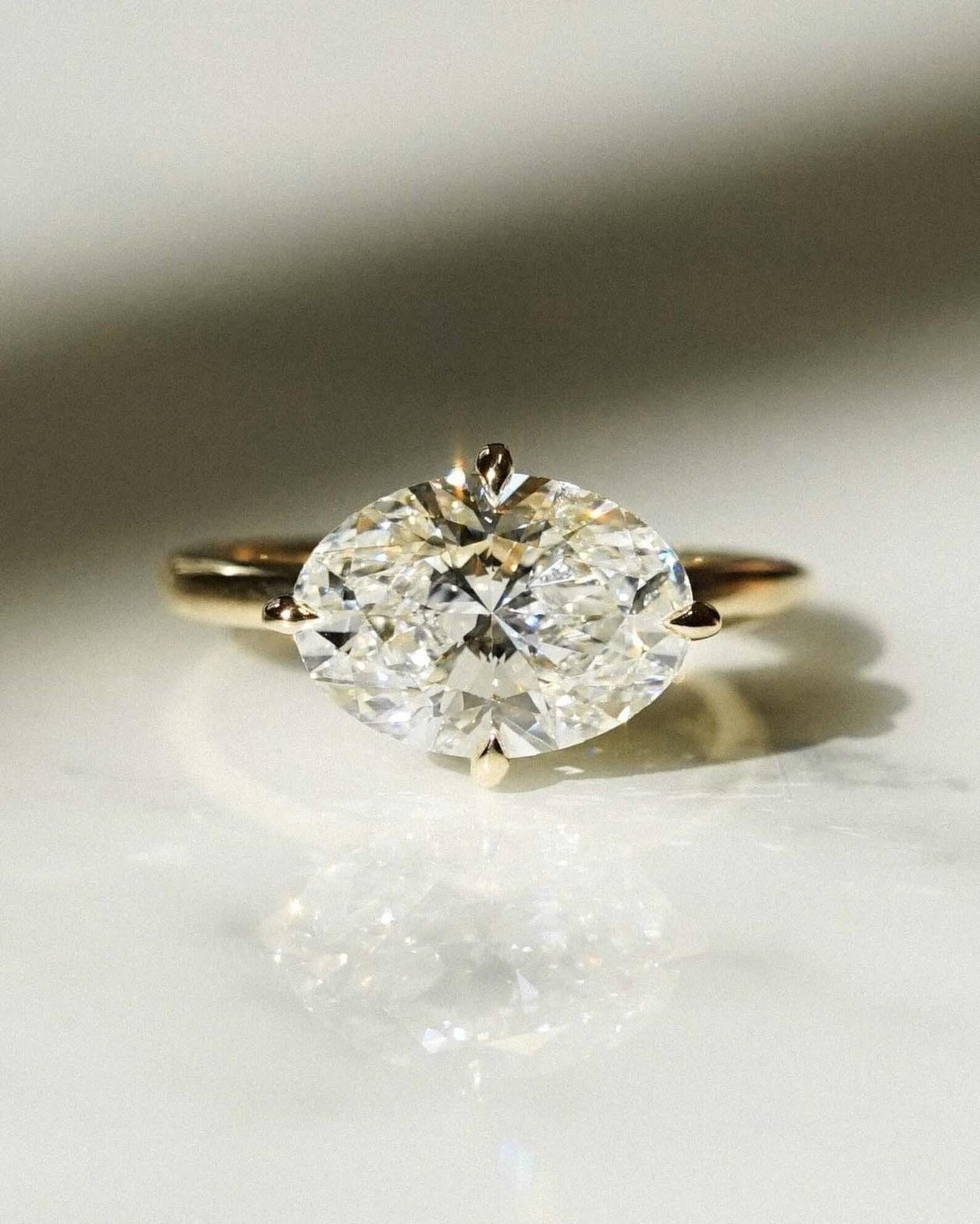 Anillo Halo Oculto de oro macizo de 14 quilates Anillo solitario de moissanita de corte ovalado. 1
