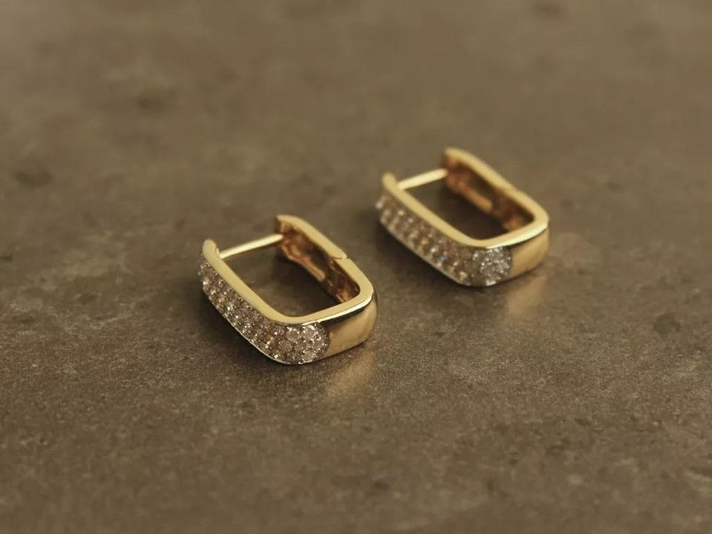 14K Solid Gold Huggie Diamond Earrings Hoops For Women Anniversary Gift Earring
Light weight can be worn everyday

Additional information:
Condition: New without tags: A brand-new, unused, and unworn item (including handmade items) that is not in