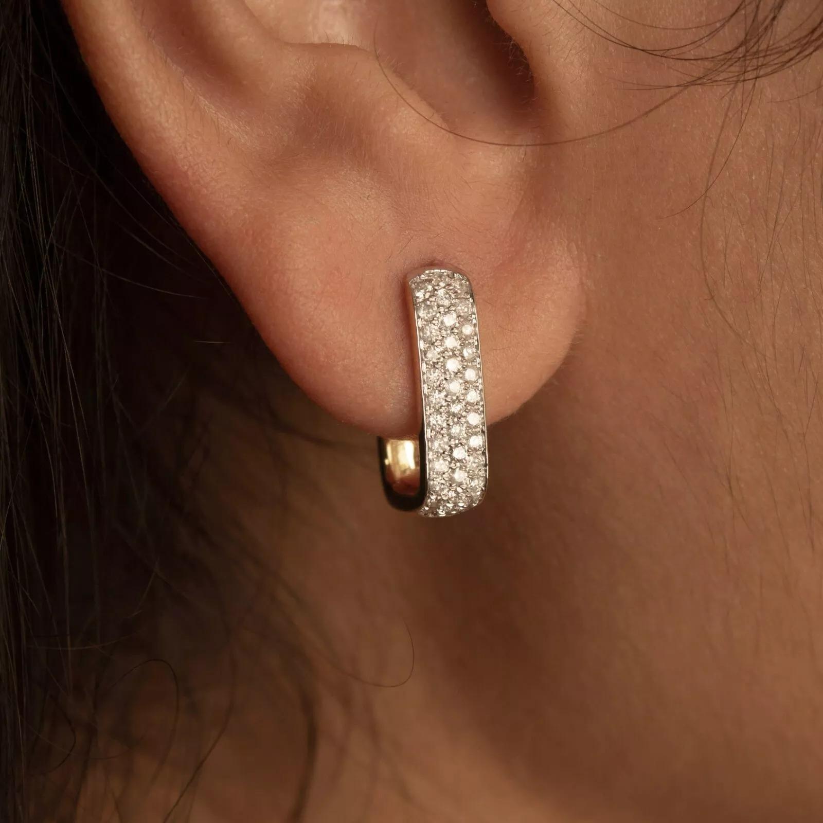 14K Solid Gold Huggie Diamond Earrings Hoops In New Condition For Sale In Chicago, IL