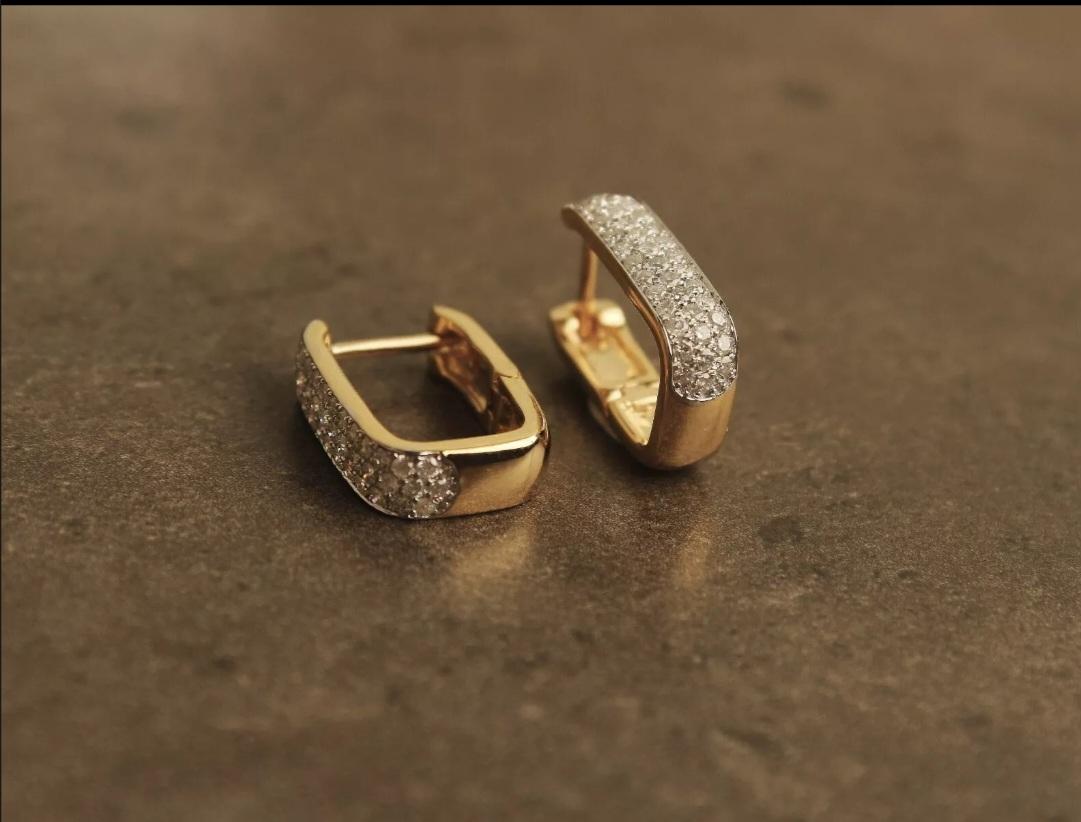 Orecchini con diamanti Huggie in oro massiccio 14K per donne, orecchini regalo di anniversario

Materiale
Oro giallo massiccio 14K, pietra preziosa, diamante Nature
Metallo
Oro giallo
Pietra principale
Diamante
Chiusura
Scattante
Peso dell'oro
4,8