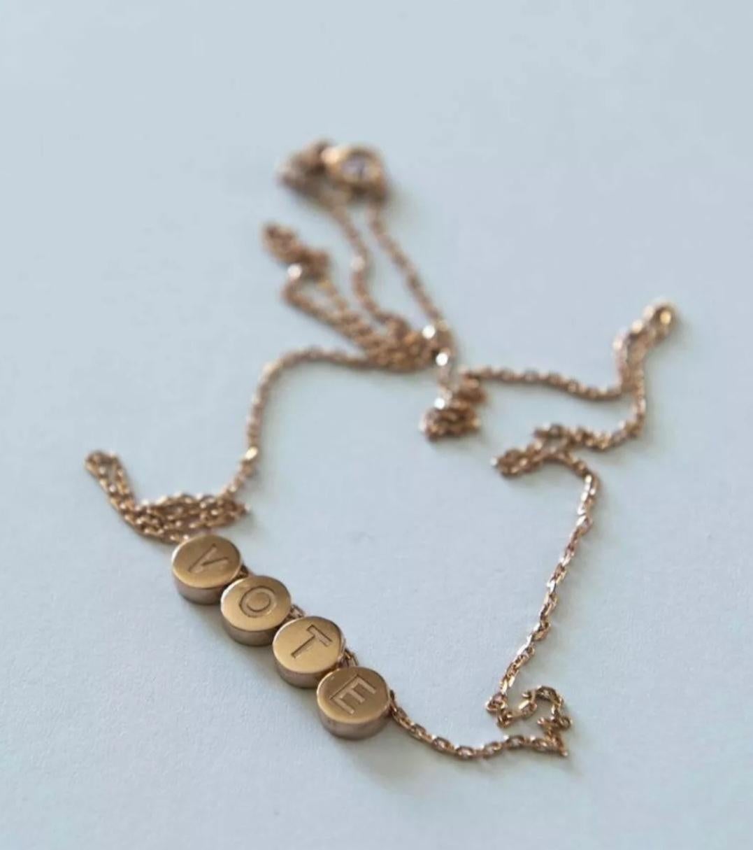 Art déco Collier en or massif 14k avec initiale du nom Pendentif anniversaire personnalisé en vente