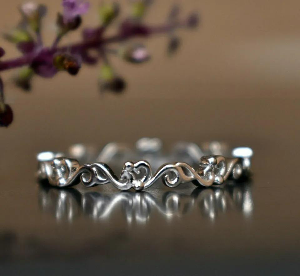 14k Solid Gold Ivy Vine Wedding Band Floral Dainty Wedding Ring Petite Lace Ring
Light weight can be worn everyday

Additional information:
Condition: New with tags: A brand-new, unused, and unworn item (including handmade items) in the original
