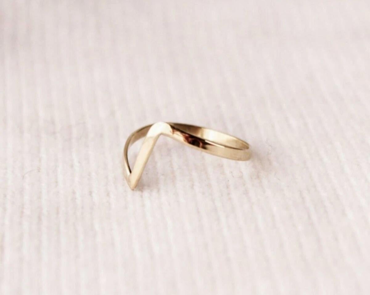14k Solid Gold Lightning Bolt Zig Zag Handmade Valentines Minimalist Girl Ring. im Angebot 4