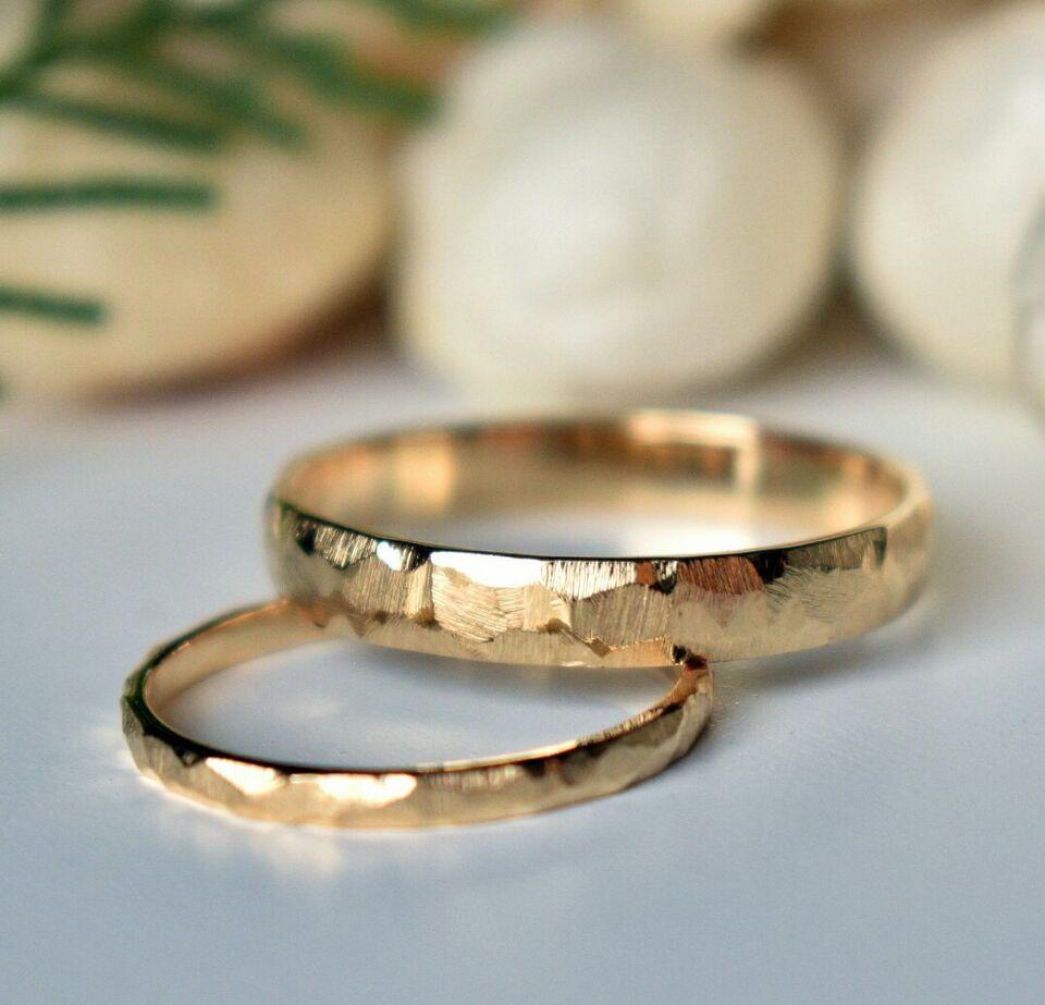 14k Massivgold Passende Paare Ringe Seiner gebürsteten Ehering. im Zustand „Neu“ im Angebot in Chicago, IL