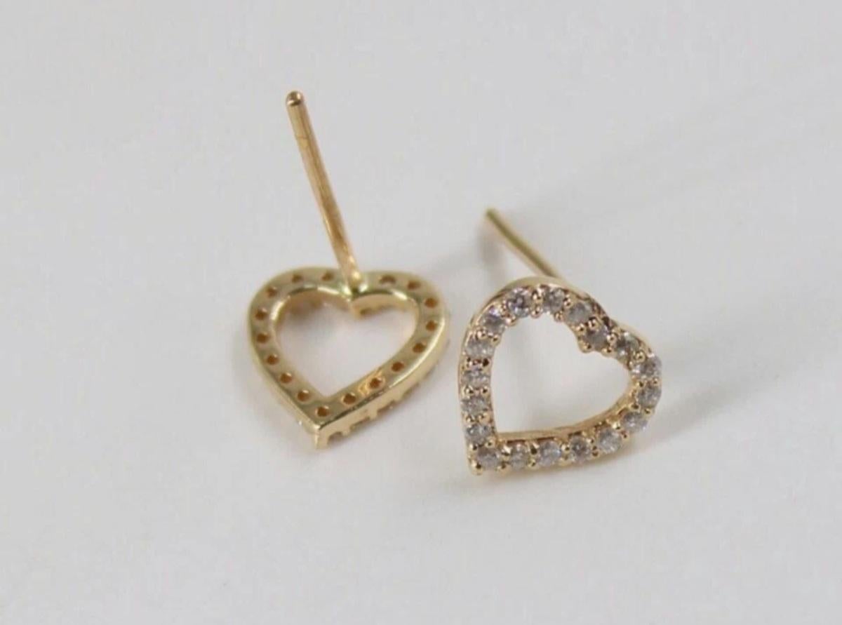 Boucles d'oreilles en or massif 14K Mini Heart Diamond Studs Gold Jewelry Birthday Gifts. en vente 1
