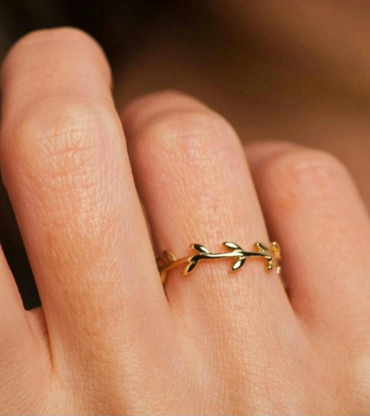 14k Massivgold Minimalistischer Blatt-Ringband Valentines Girlfriend Branch Ring Geschenk. (Art déco) im Angebot