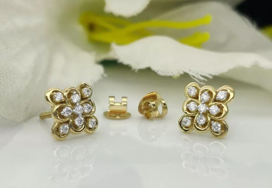 Pendiente cuadrado minimalista de oro macizo de 14k Diamante natural Delicado Pendiente de novia

Más información:
Metal base: Oro amarillo, Gema
Piedra principal: Diamante
Forma de la Piedra Principal: Redonda
Creación de la piedra principal: