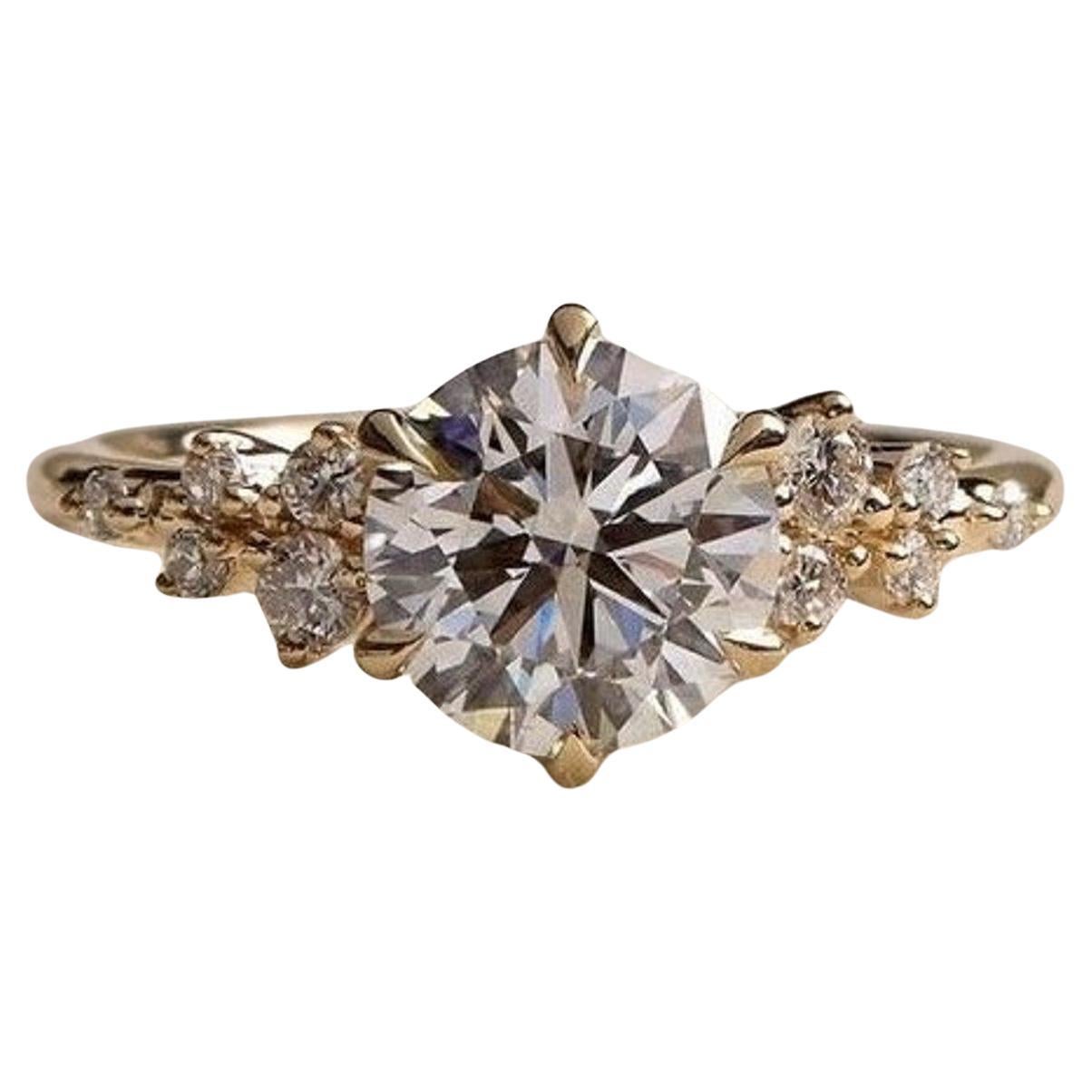 14k Massivgold 
2 CT Rundschliff Moissanit Cluster Verlobungsring 

A P P R O X T I M E

Alle Artikel werden auf Bestellung gefertigt. Unsere ungefähre Lieferzeit beträgt 6 bis 10 Werktage. Dies kann sich in der Hochsaison ändern

Hinweis: Es kann