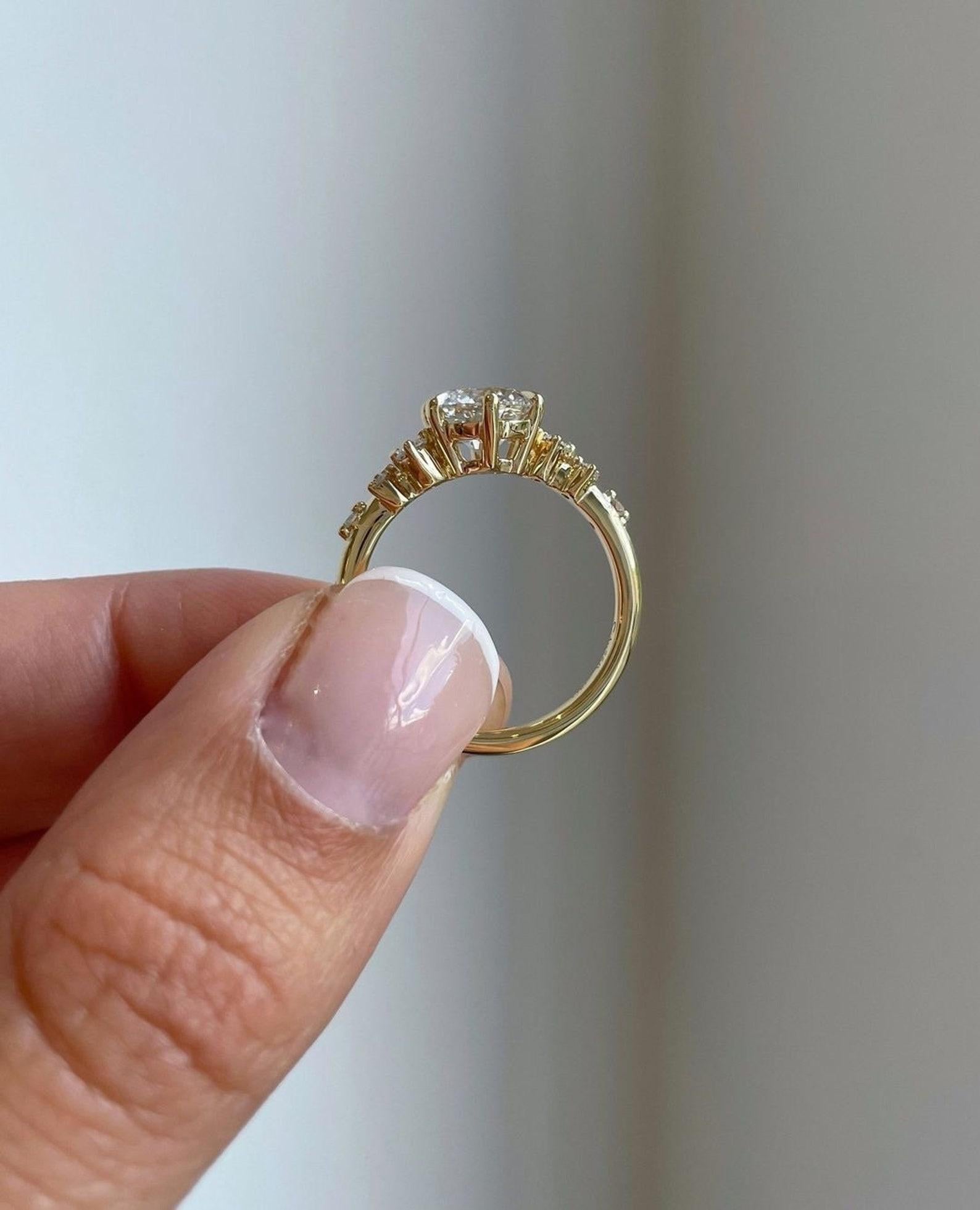 14k Massivgold Moissanit Cluster Verlobungsring 2 CT Rundschliff (Art déco)
