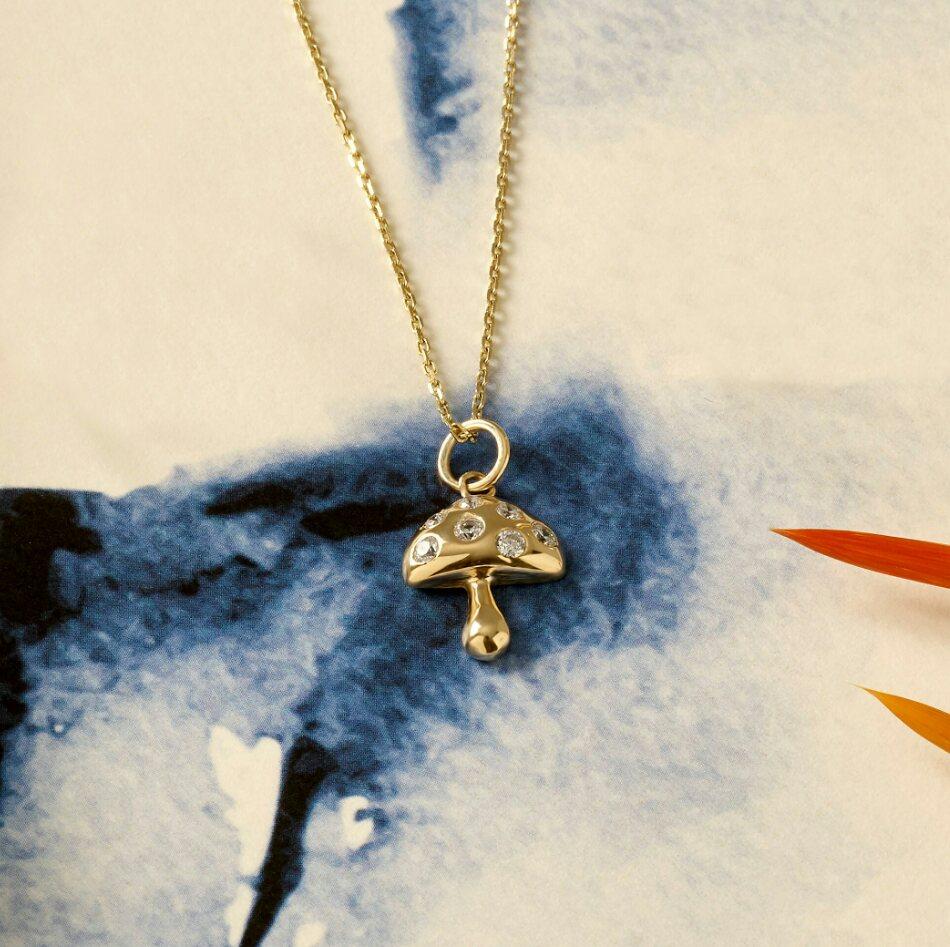 Women's or Men's 14K Solid Gold Mushroom Pendant Tiny Mushroom Charm Necklace Diamond for gift  For Sale