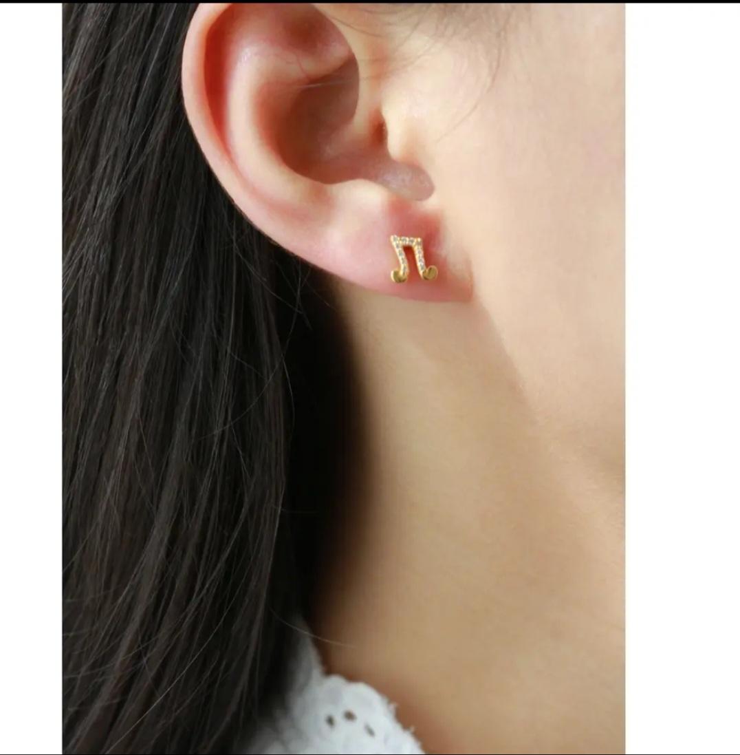 14K Solid Gold Music Note Stud Earrings Gold Diamond Music Lover Jewelry Gift. In New Condition For Sale In Chicago, IL
