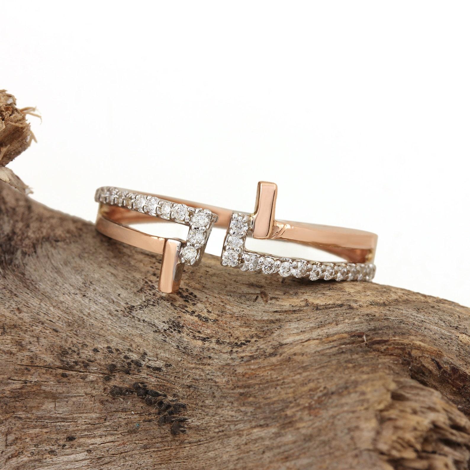 Taille brillant 14k Solid Gold Natural Diamond Ring Stackable Ring For Anniversary Gift For Her. en vente
