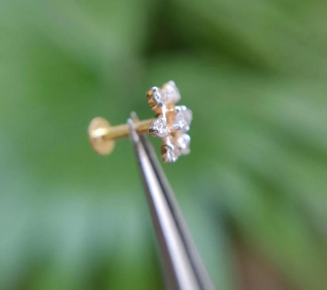 14k Solid Gold natürlichen Diamant Schneeflocke Blume Nase Ohrstecker Ring Hochzeit Nase Pins (Rundschliff) im Angebot