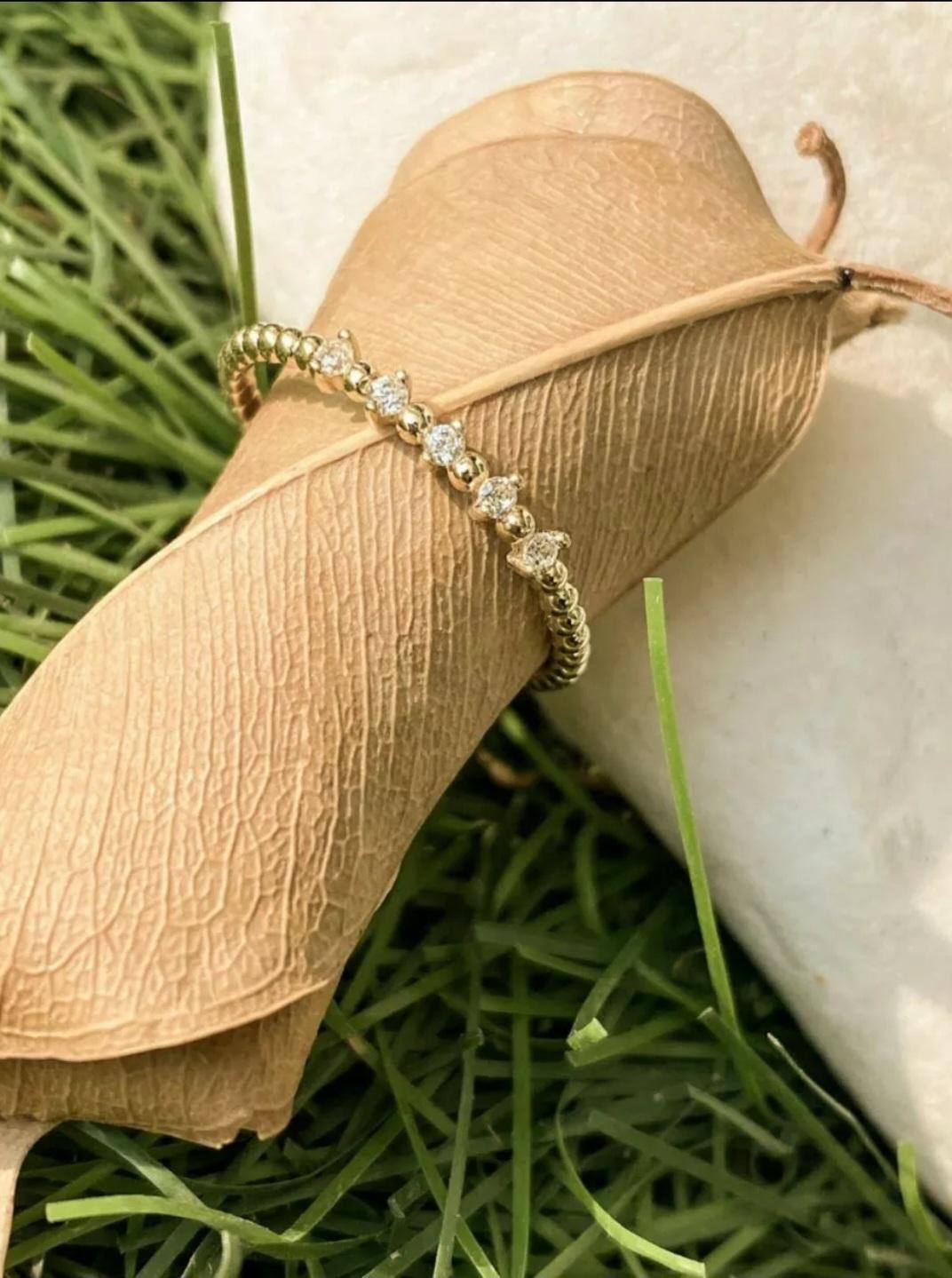 Anello impilabile con diamanti naturali in oro massiccio 14k Anello di eternità minimalista A. Valentin in vendita 1