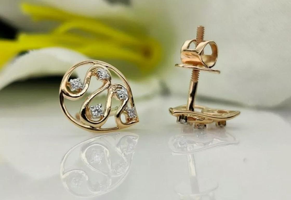 14k Solid Gold Natural Diamond Stud Earring In New Condition For Sale In Chicago, IL