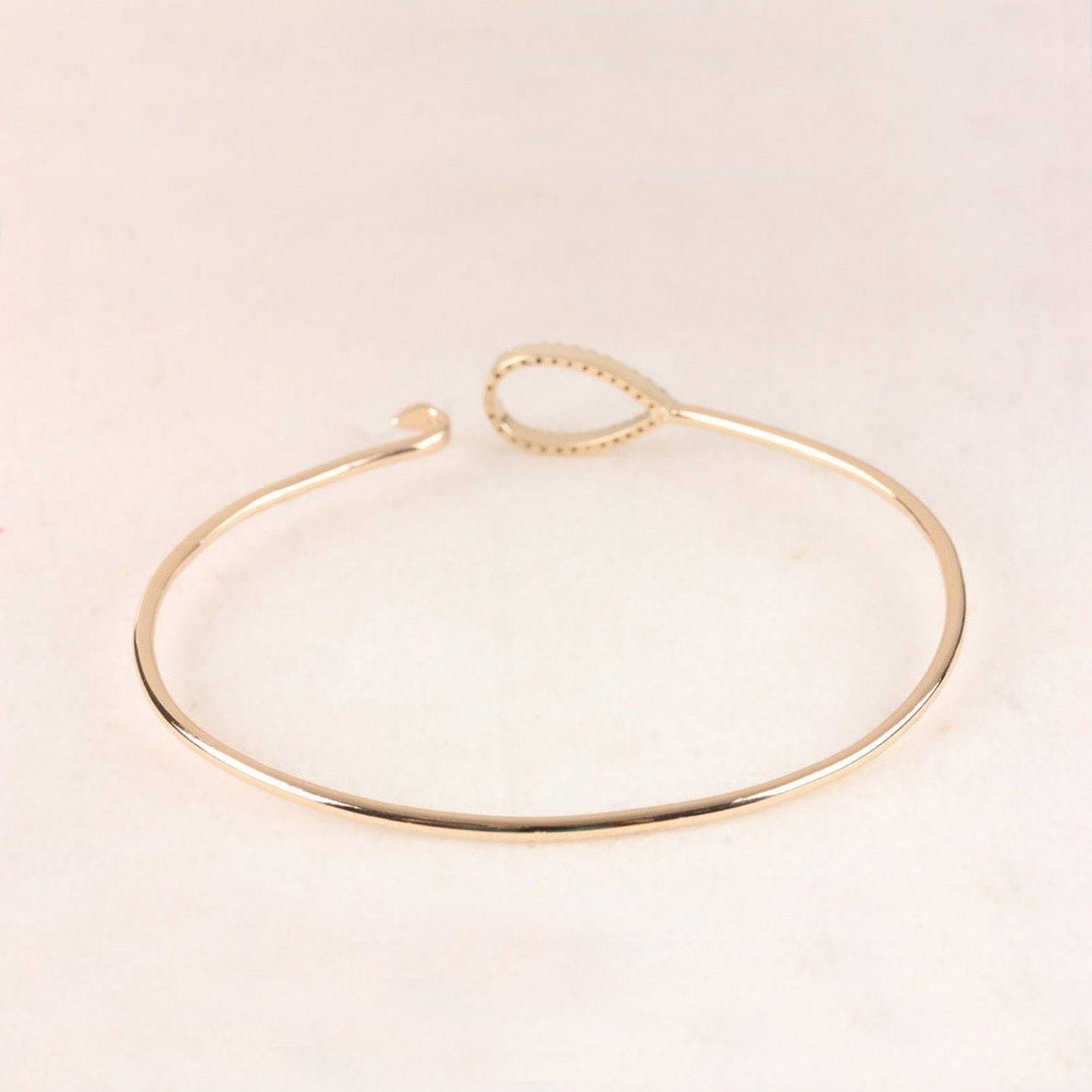 Art Deco 14k Solid Gold Natural Pave Diamond Bracelet Beautiful Wedding Gift For Women. For Sale