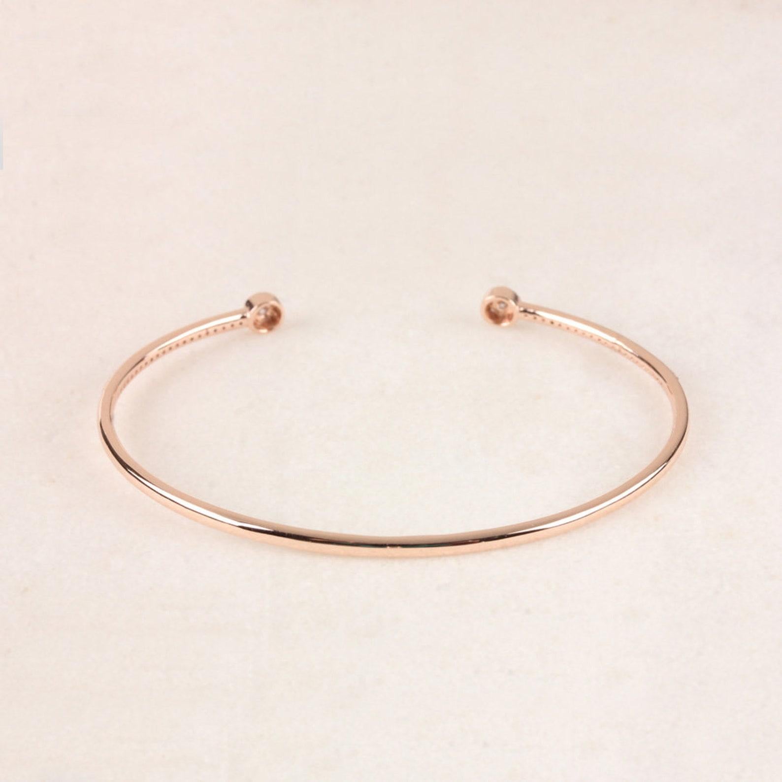 14k Solid Gold Natural Pave Diamond Bracelet Cuff Bangle Bracelet For Women. In New Condition For Sale In Chicago, IL