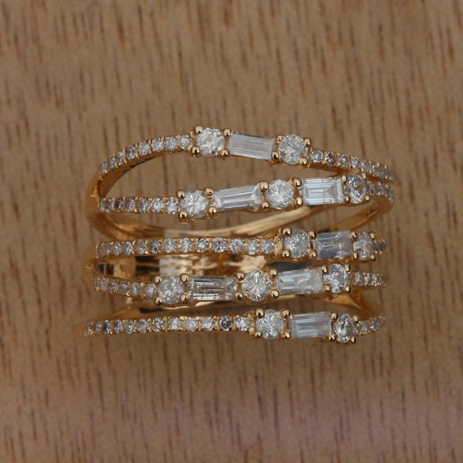 Anello in oro massiccio 14k con diamante naturale Nature Taglio Baguette Bellissimo anello. in vendita 1