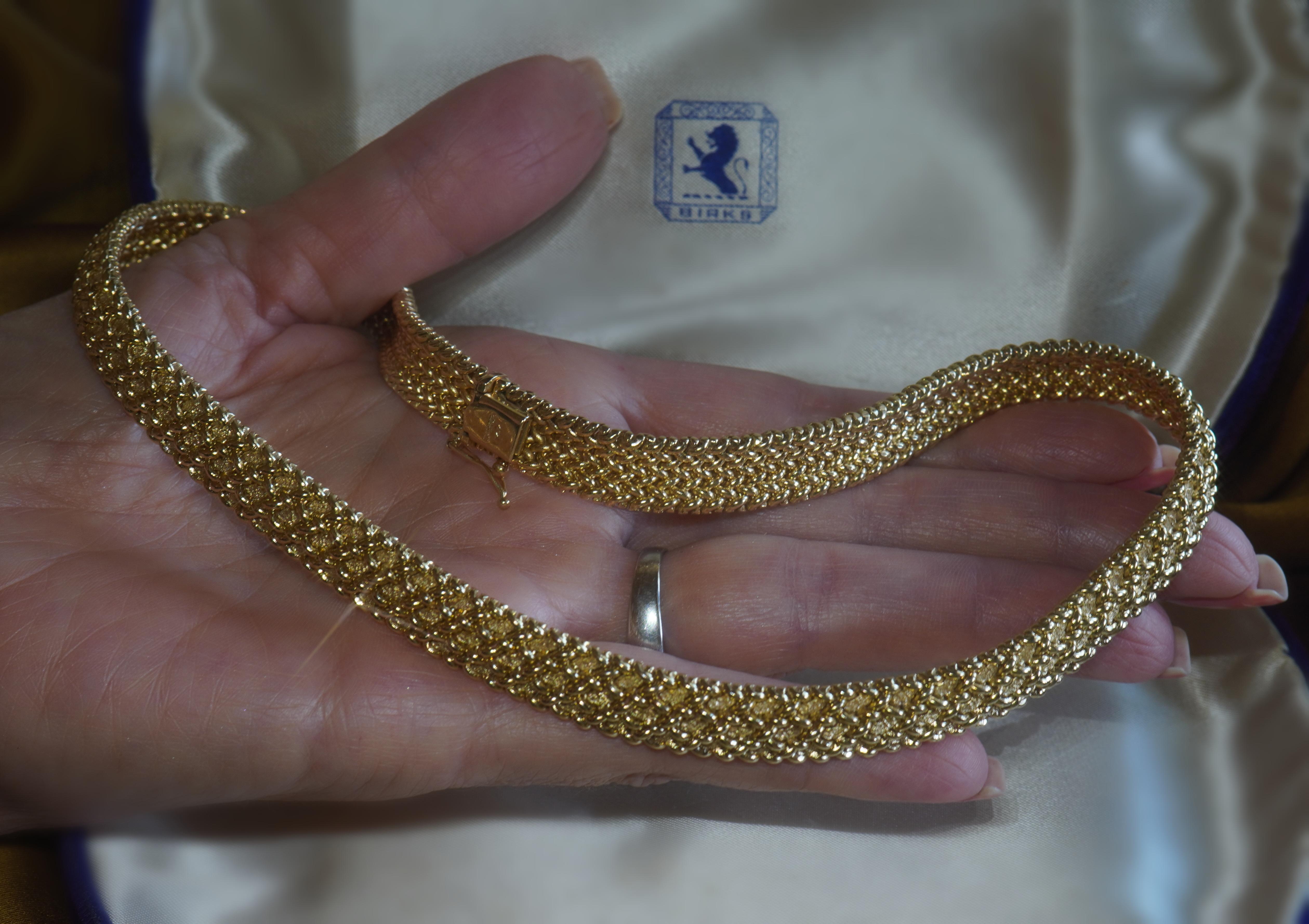 Old South Jewels proudly presents...LUXURY.  14K SOLID GOLD VINTAGE OMEGA CHOKER!   

This Classy Necklace Is Lovely With Any Outfit.   Valuable Heirloom Statement Piece.  

This Gorgeous Necklace in a Luxurious Heavy Solid 14K Yellow