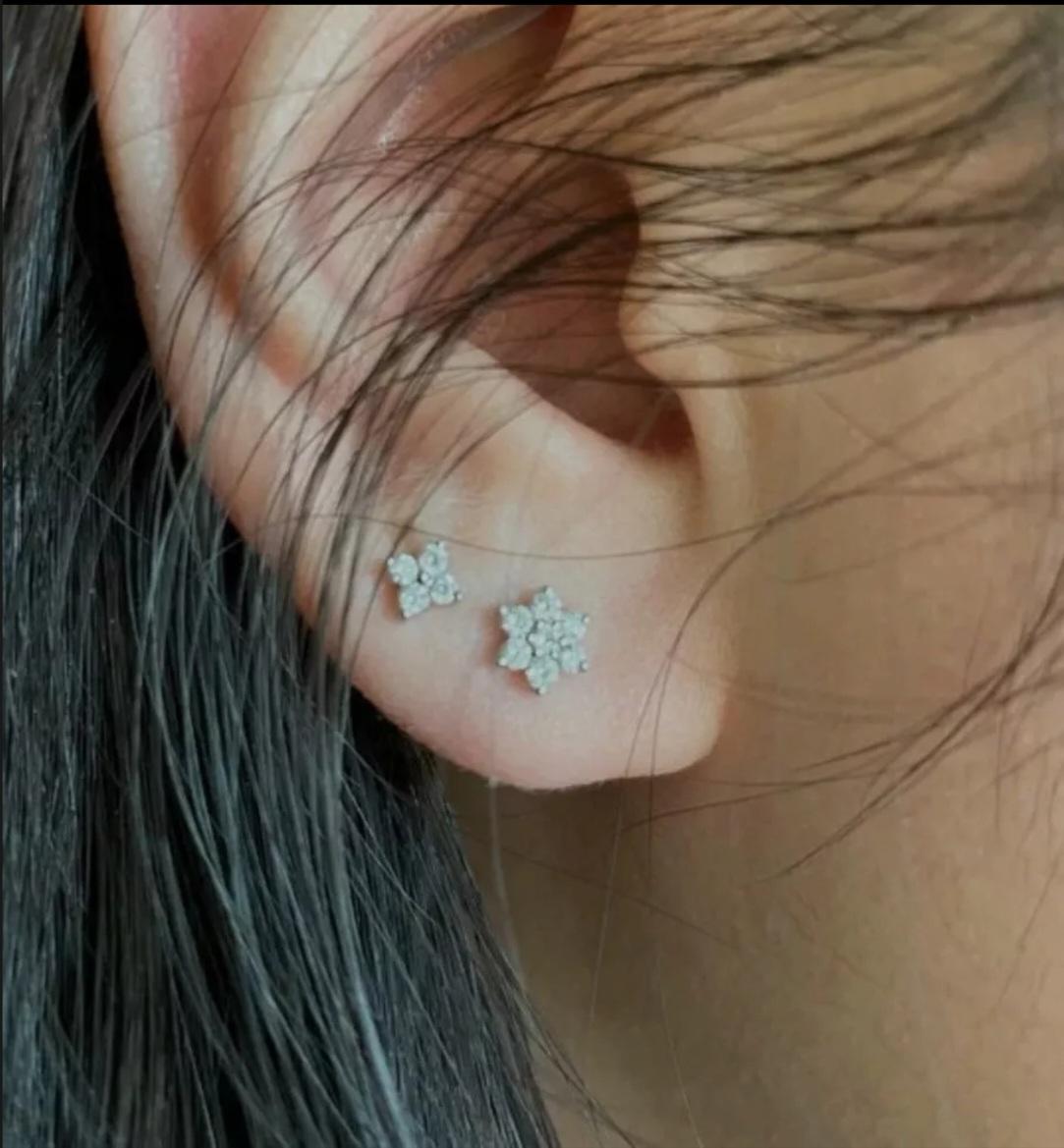 Épingle à dos plat en or massif 14 carats avec clous Tagus Lobe et grappe de diamants en vente 4