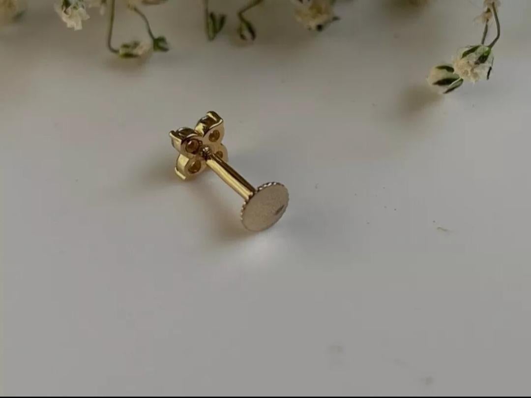 Art déco Épingle à dos plat en or massif 14 carats avec clous Tagus Lobe et grappe de diamants en vente