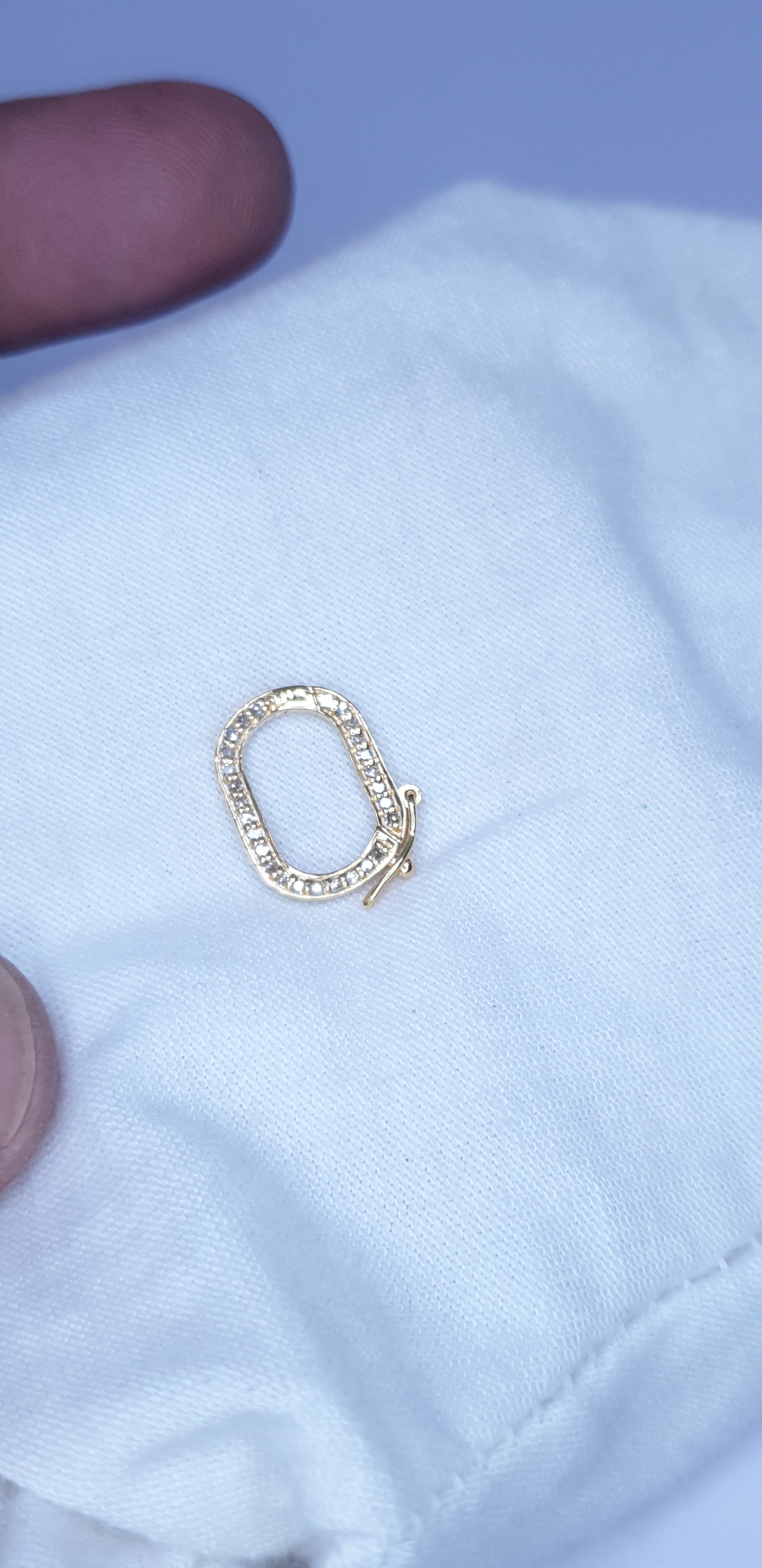 14K Solid Gold Oval Shape Lobster Clasps Diamond Carabiner Pendant Christmas. For Sale