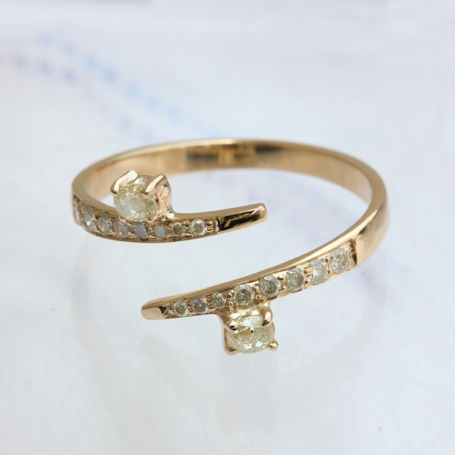 14K Solid Gold Pave Diamond Ring Minimalist Wedding Aniversary Gift For Women. In New Condition For Sale In Chicago, IL