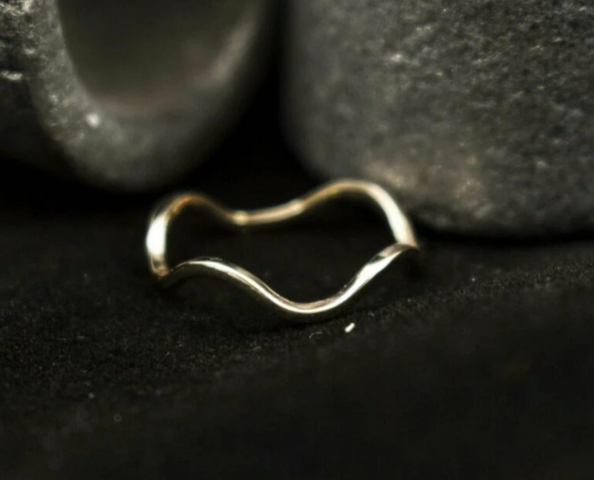 14k Gold Plain Band Ring Knuckle Charm Delicate Ring Minimalist Gift en vente 3