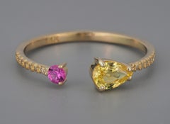 Yellow and pink sapphire 14k gold ring