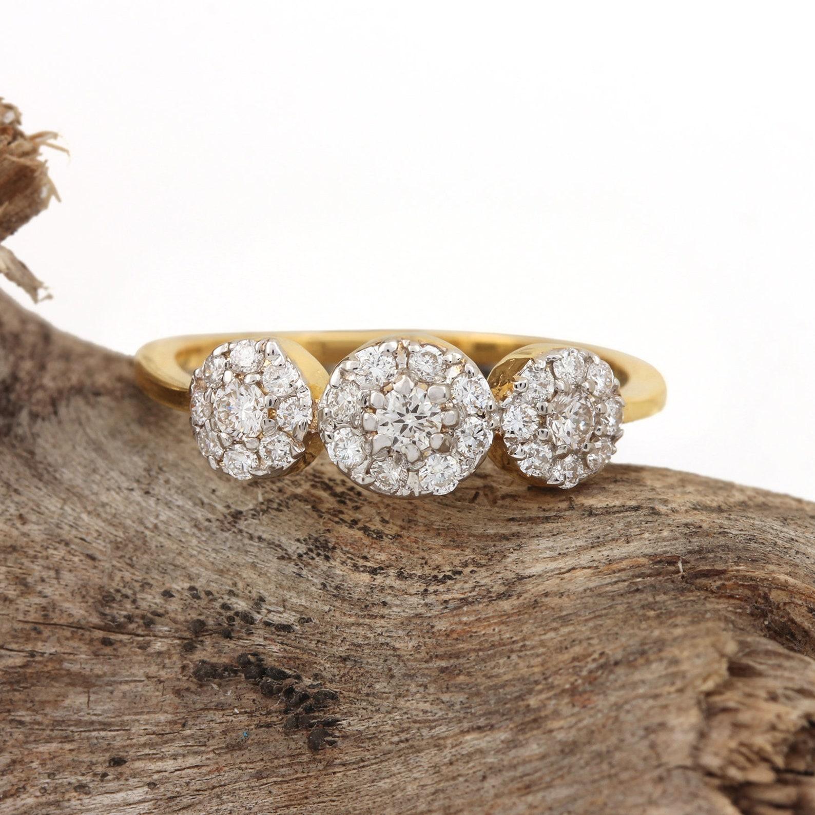 14k Massivgold Runder geformter Ring Natürlicher Diamant Minimalistischer Ring Geschenk für Damen im Zustand „Neu“ im Angebot in Chicago, IL
