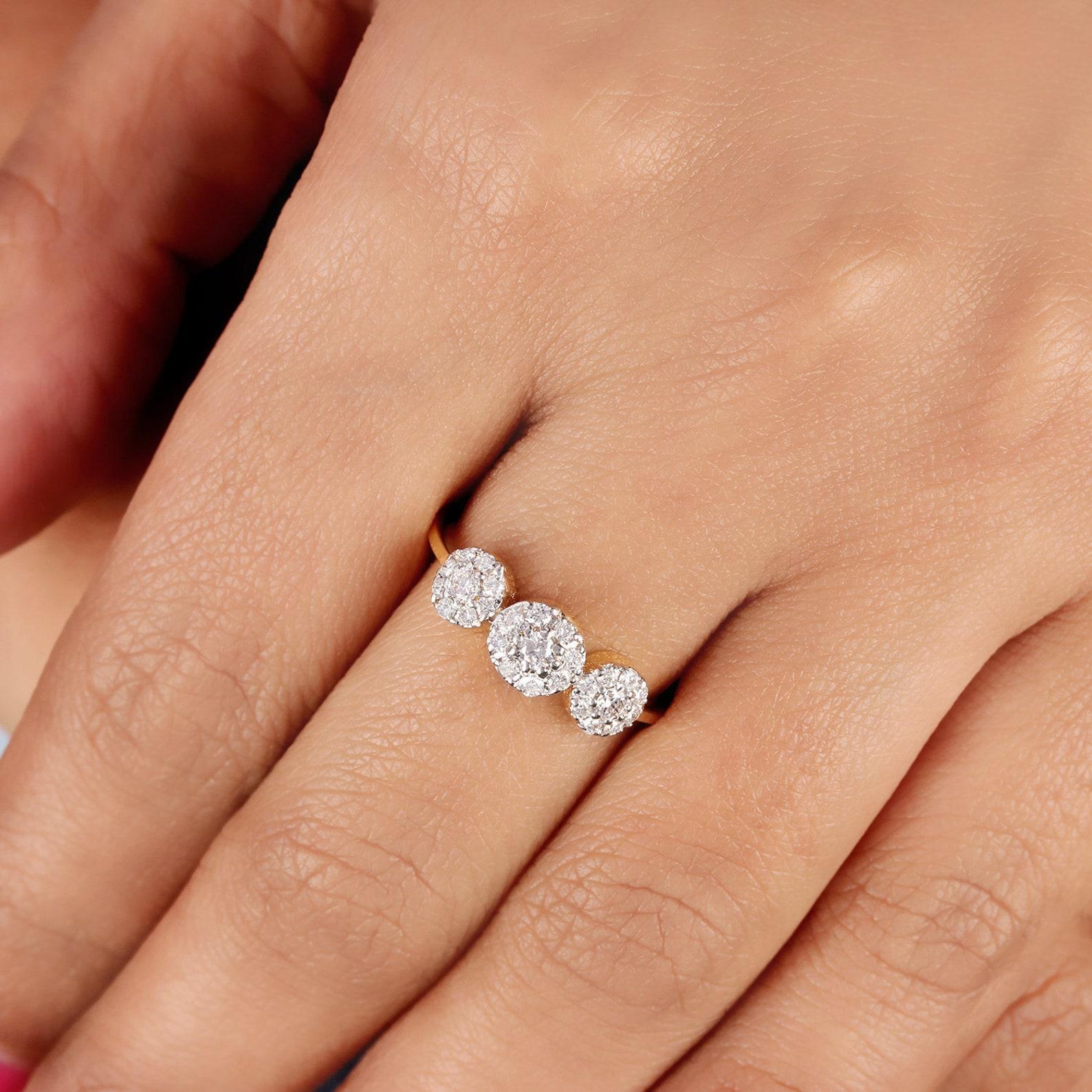 14k Massivgold Runder geformter Ring Natürlicher Diamant Minimalistischer Ring Geschenk für Damen im Angebot 1