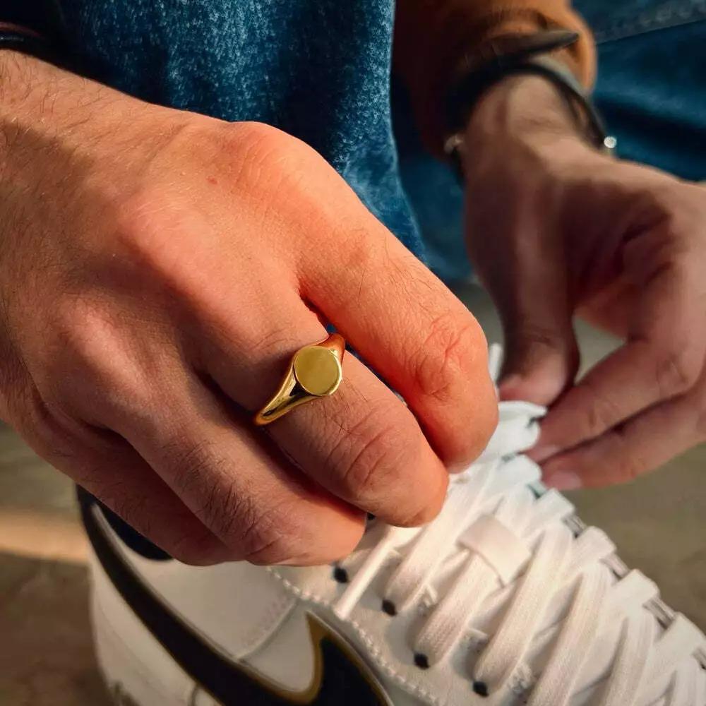 14K Solid Gold Signet Ring Men In New Condition For Sale In Chicago, IL