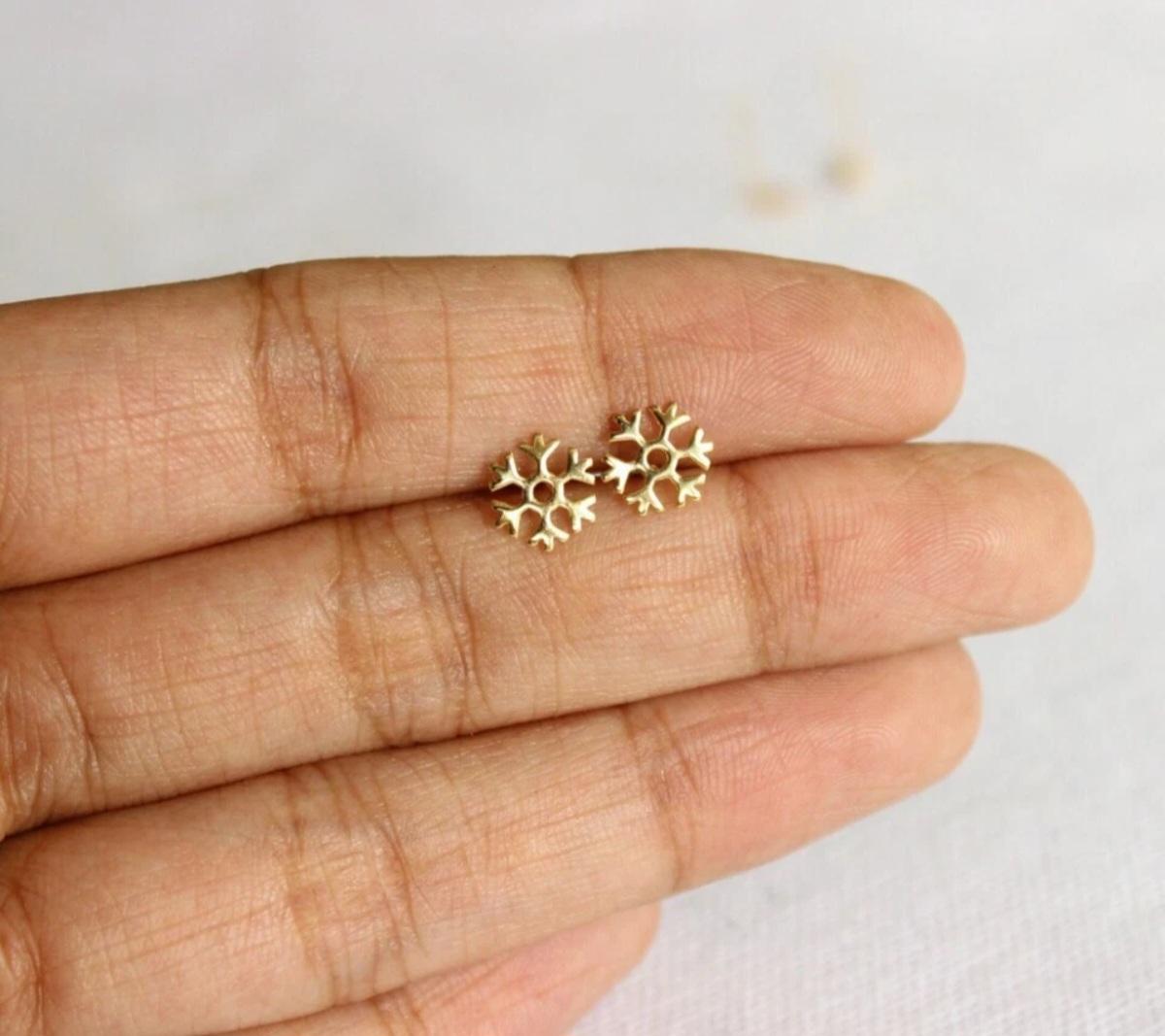 Art déco 14k Or massif Flocon de neige Piercing d'oreille Piercing d'oreille nez en or délicat Cadeau en vente